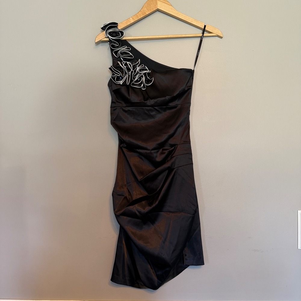 B. Darlin Y2K Black One Shoulder Rosette Ruched Satin Cocktail Dress Size 3/4‎
